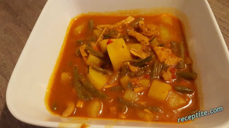 Снимки към Пиле с картофи, зелен фасул и грах