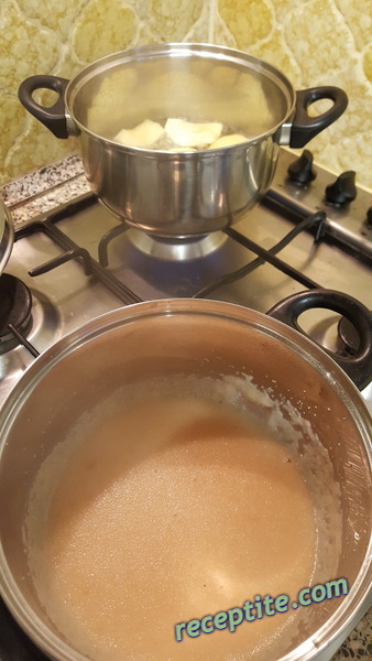 Снимки към Крем с ябълки и грис