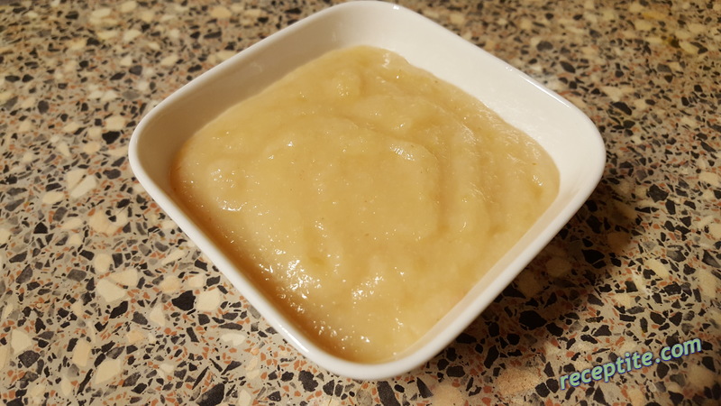 Снимки към Крем с ябълки и грис