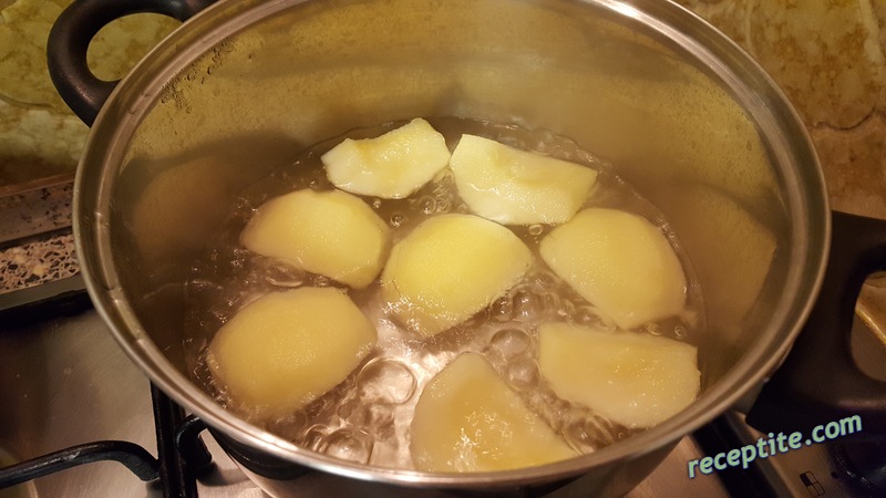 Снимки към Крем с ябълки и грис