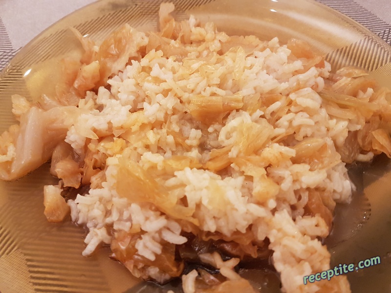 Снимки към Кисело зеле с ориз на фурна