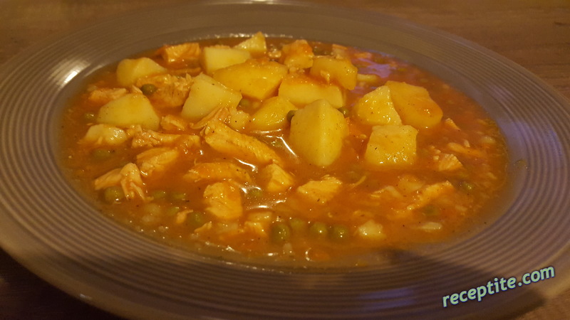 Снимки към Пиле с грах и картофи