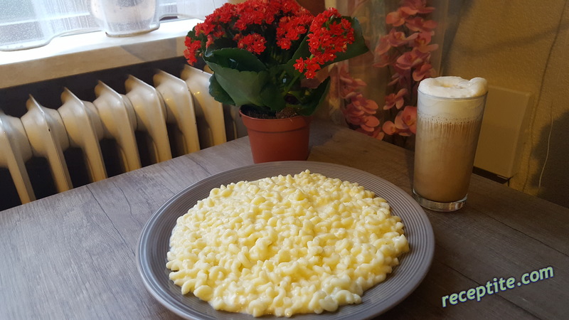 Снимки към Запържени макарони със сирене