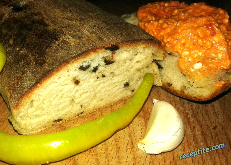 Снимки към Хляб с маслини и мед