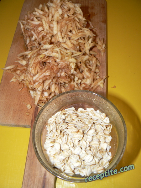 Снимки към Хляб с ябълки и овесени ядки