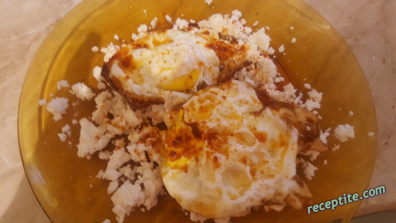 Снимки към Пържени яйца на очи