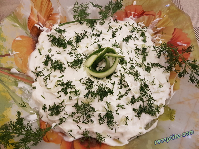 Снимки към Тракийска салата от краставици с кисело мляко