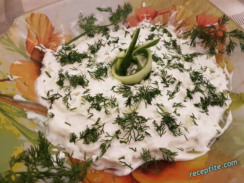 Снимки към Тракийска салата от краставици с кисело мляко