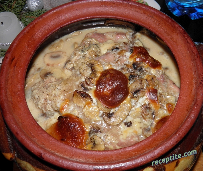 Снимки към Пържоли с гъби в гювеч