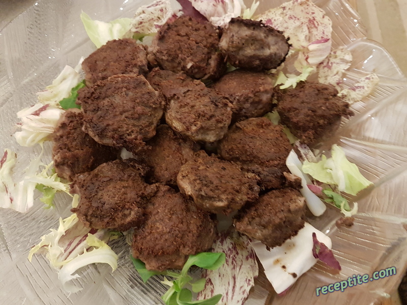 Снимки към Кюфтета от кайма и картофи