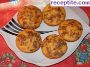 снимка 2 към рецепта Пухкави мъфини със сирене и кашкавал