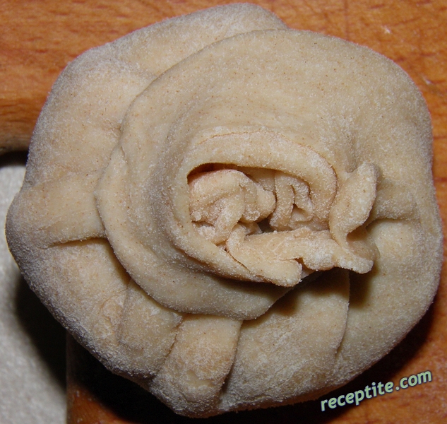 Снимки към Buuz, Bansh, Khuushuur, три вида монголски пелмени