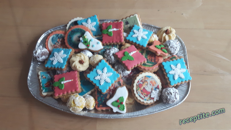 Снимки към Коледно-Новогодишни украси и трапези