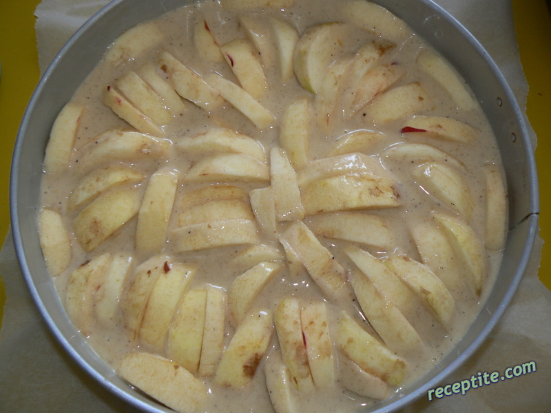 Снимки към Ябълков пирог със закваска