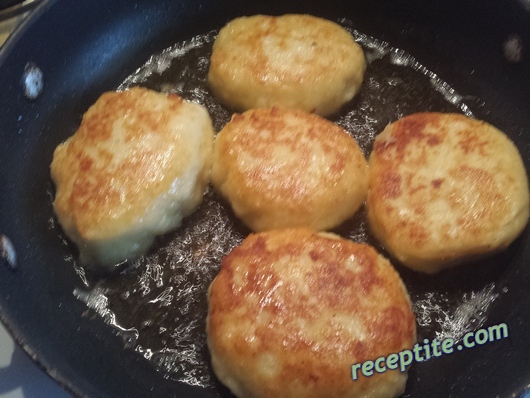 Снимки към Кюфтета от извара с лимонов вкус