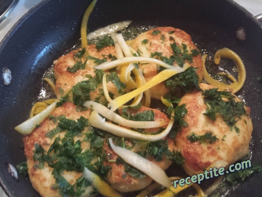 Снимки към Кюфтета от извара с лимонов вкус