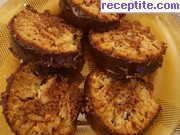 снимка 4 към рецепта Кекс с киви и какаова заливка