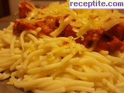 снимка 9 към рецепта Спагети с доматен сос и салам