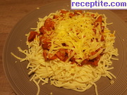 снимка 8 към рецепта Спагети с доматен сос и салам