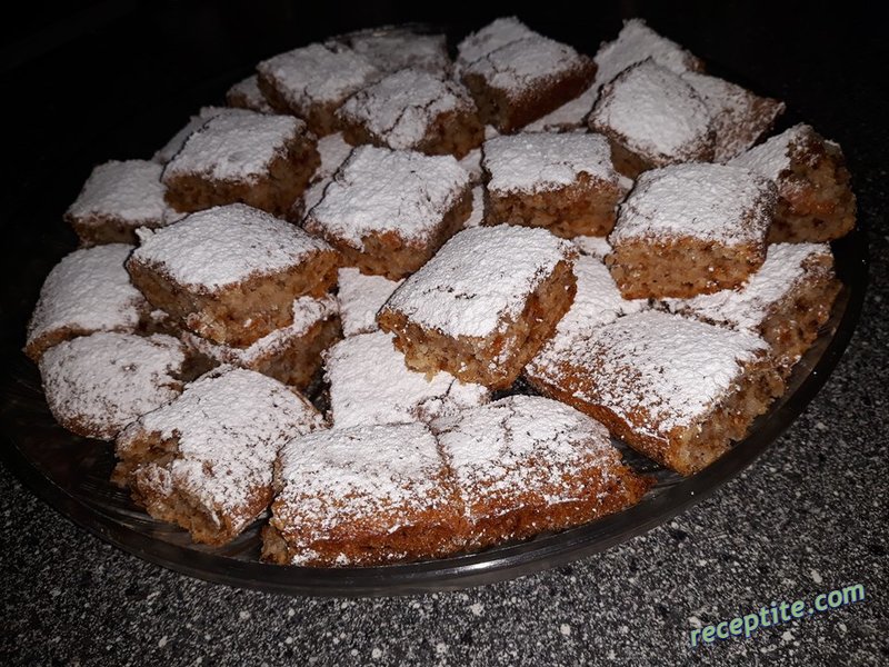 Снимки към Икономичен сладкиш със сладко
