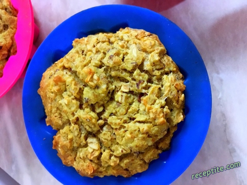 Снимки към Мъфини с овесени ядки и трици