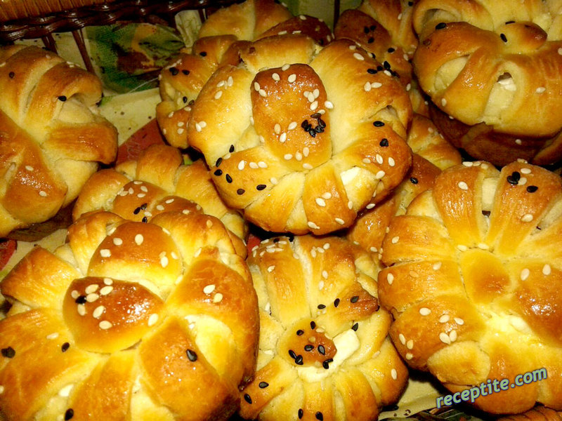 Снимки към Тутманичета със сирене и маслини