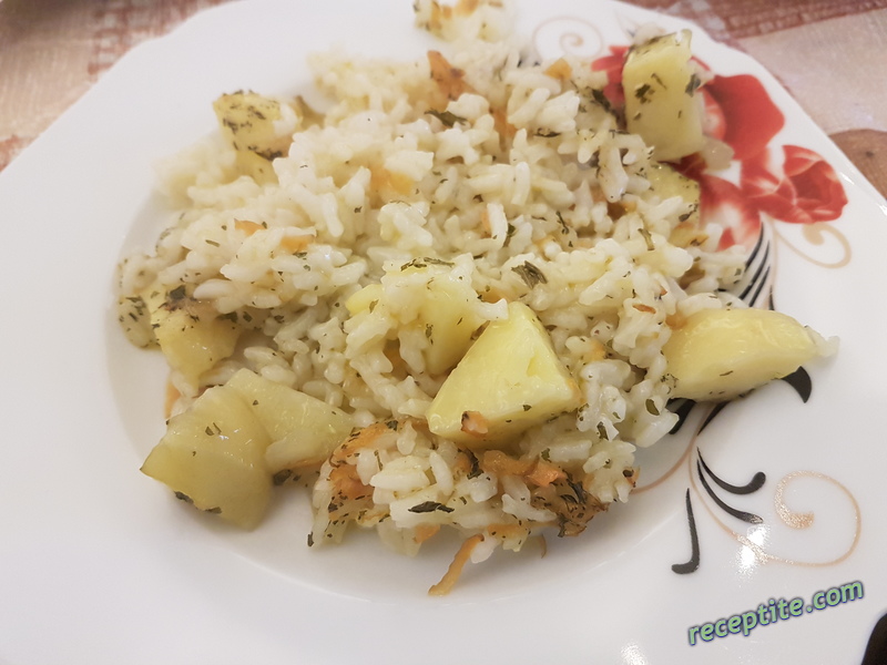 Снимки към Ориз с картофи на фурна
