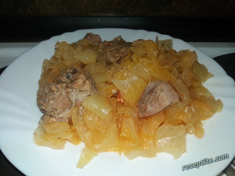 Снимки към Кисело зеле със свинско в мултикукър