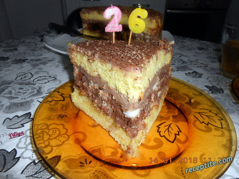 Снимки към Домашна торта с нишесте, орехи и шоколад