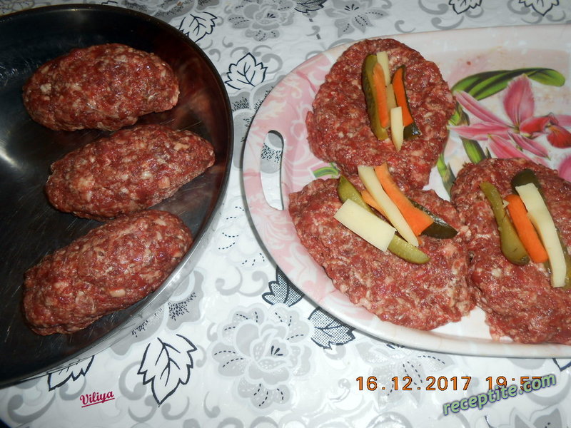 Снимки към Руладини от мляно месо