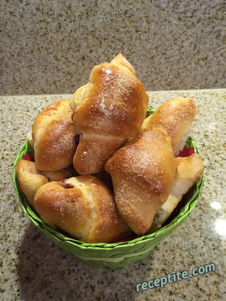 Снимки към Кифли по старинна рецепта