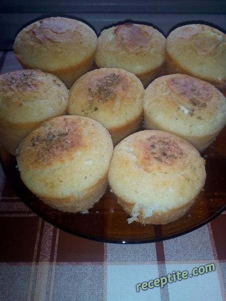 Снимки към Мъфини с грис и сирене