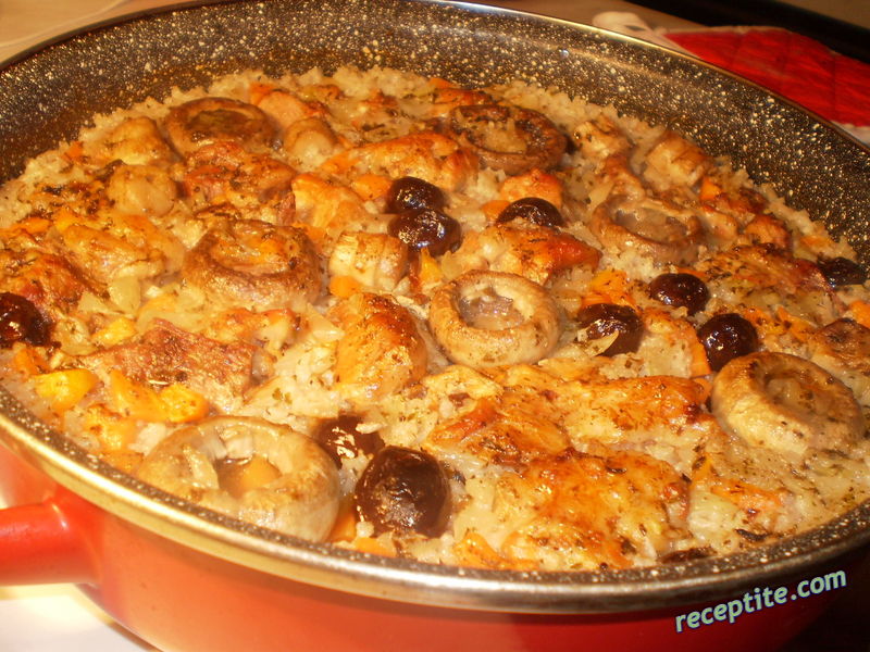 Снимки към Ориз с месо от буркан
