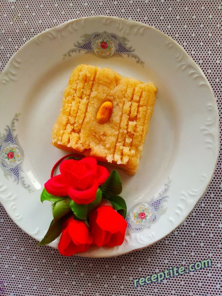 Снимки към Рава кесари (Rava kesari) - десерт с грис