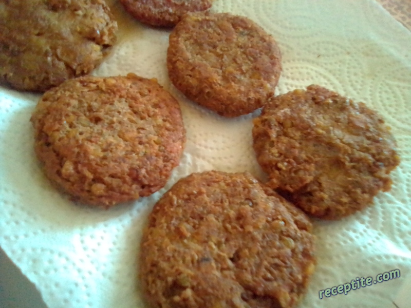 Снимки към Вегетариански кюфтенца от леща