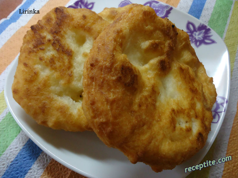 Снимки към Мекици с мая и кисело мляко