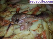 снимка 3 към рецепта Пилешки бутчета с хрупкави картофи на фурна
