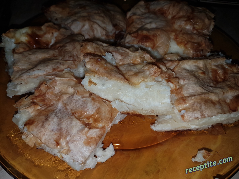 Снимки към Наложена баница с готови кори