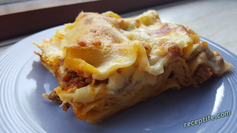 Снимки към Лазаня с кайма, доматен сос и Бешамел