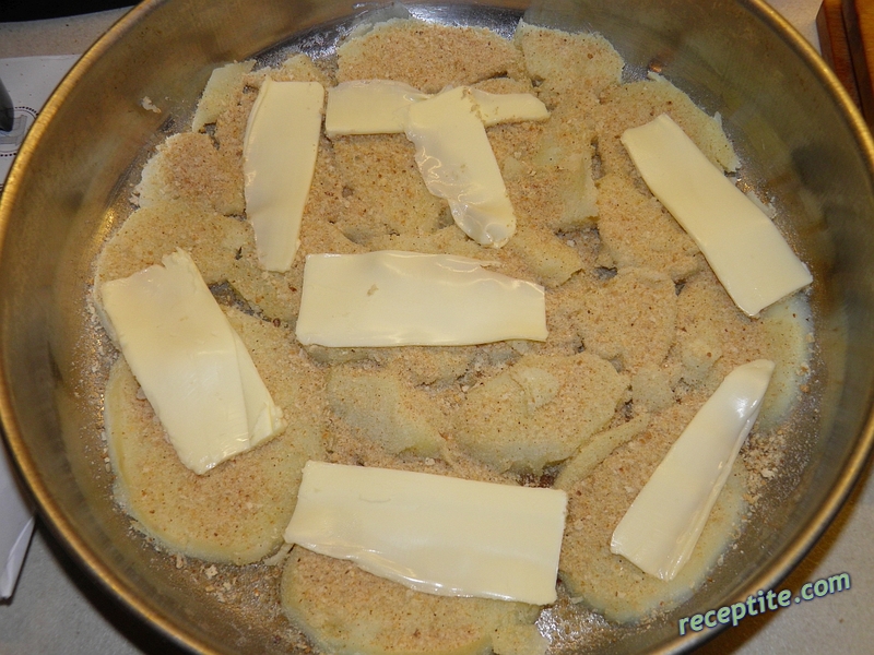 Снимки към Кашкавалени картофи