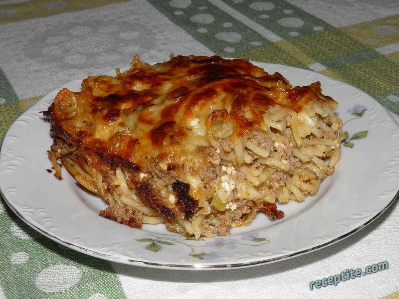 Снимки към Спагети с кайма и доматен сос на фурна