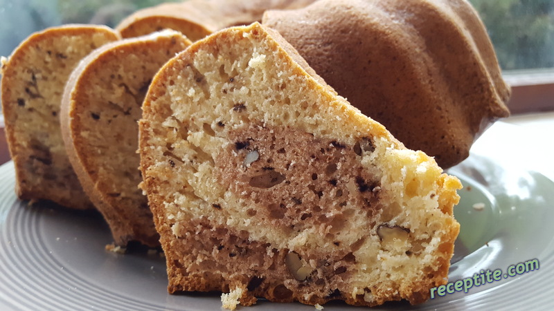 Снимки към Кекс с прясно мляко и какао