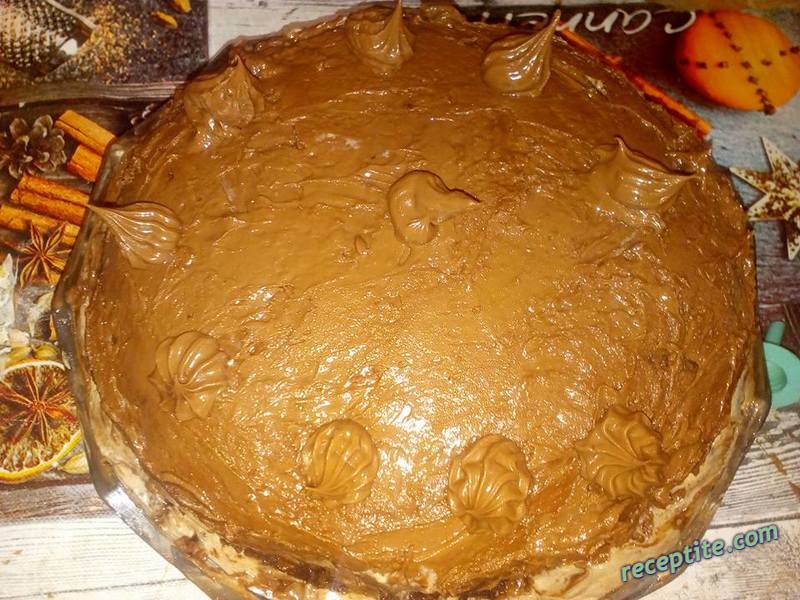 Снимки към Шоколадова торта със сметана и прясно мляко