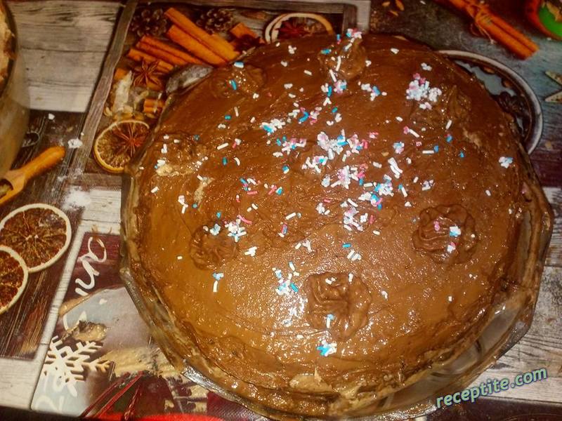 Снимки към Шоколадова торта със сметана и прясно мляко