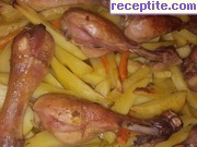 снимка 6 към рецепта Пилешки бутчета с хрупкави картофи на фурна