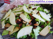 снимка 1 към рецепта Зелена салата с ябълки и гауда