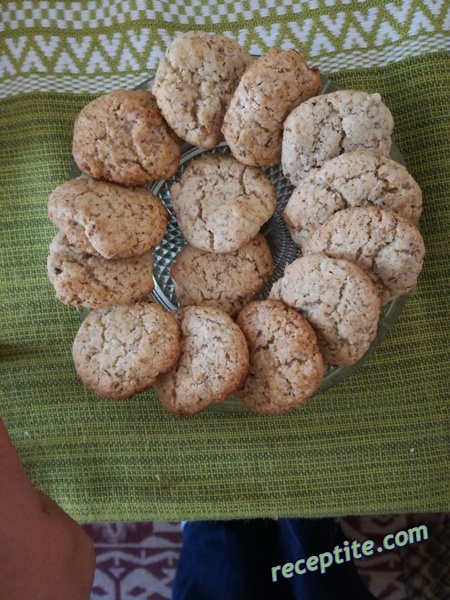 Снимки към Леки ореховки