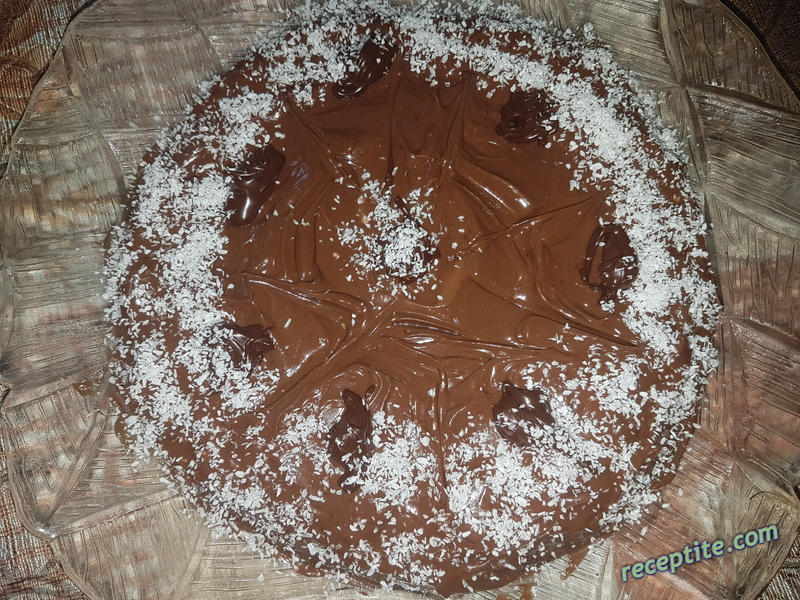 Снимки към Торта с кокос и шоколад