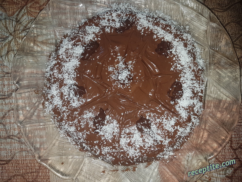 Снимки към Торта с кокос и шоколад