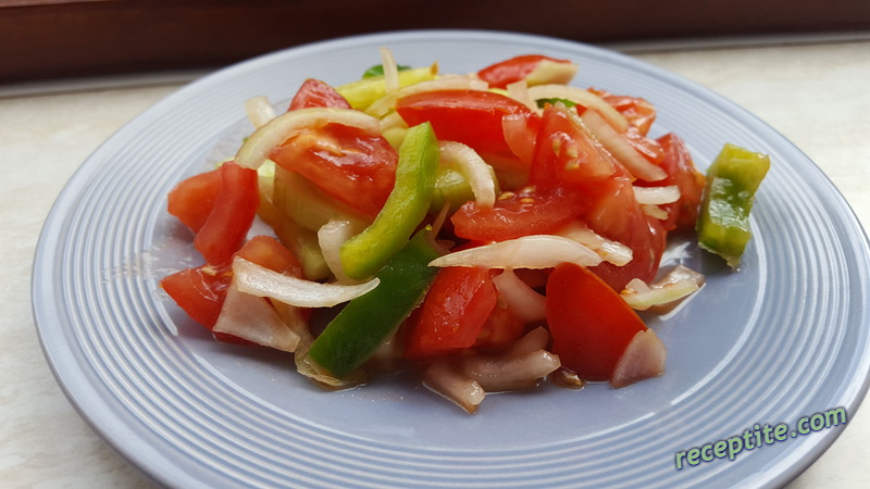 Снимки към Шопска салата